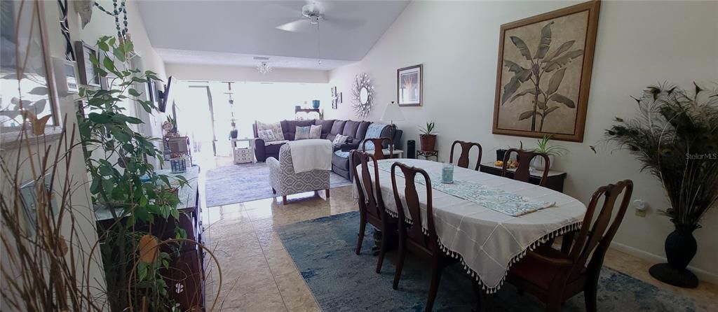 For Sale: $244,900 (2 beds, 2 baths, 1162 Square Feet)