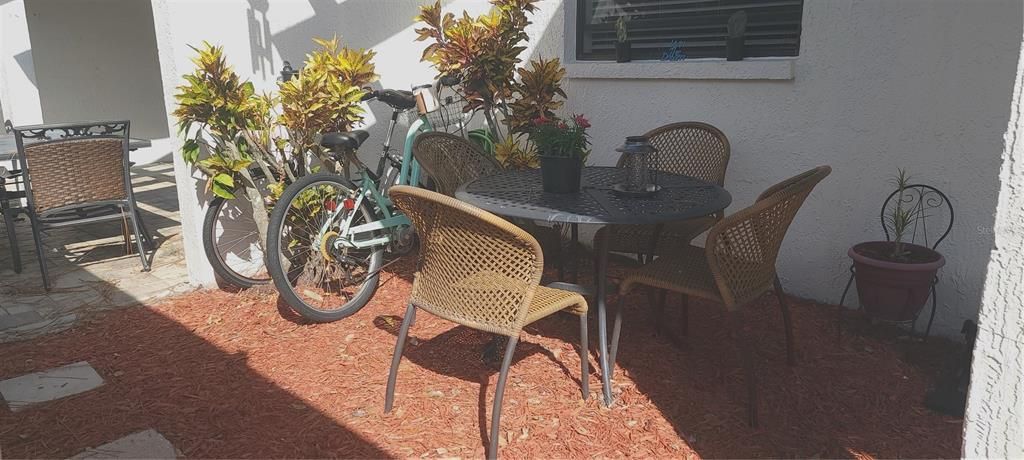 For Sale: $244,900 (2 beds, 2 baths, 1162 Square Feet)