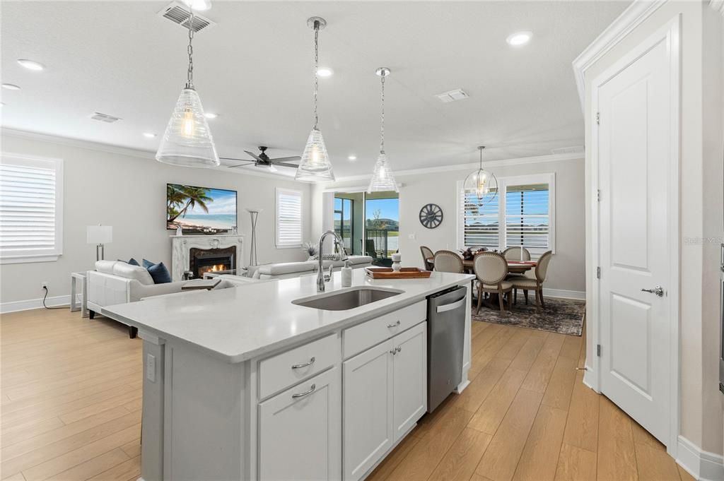 На продажу: $449,000 (4 спален, 3 ванн, 2258 Квадратных фут)