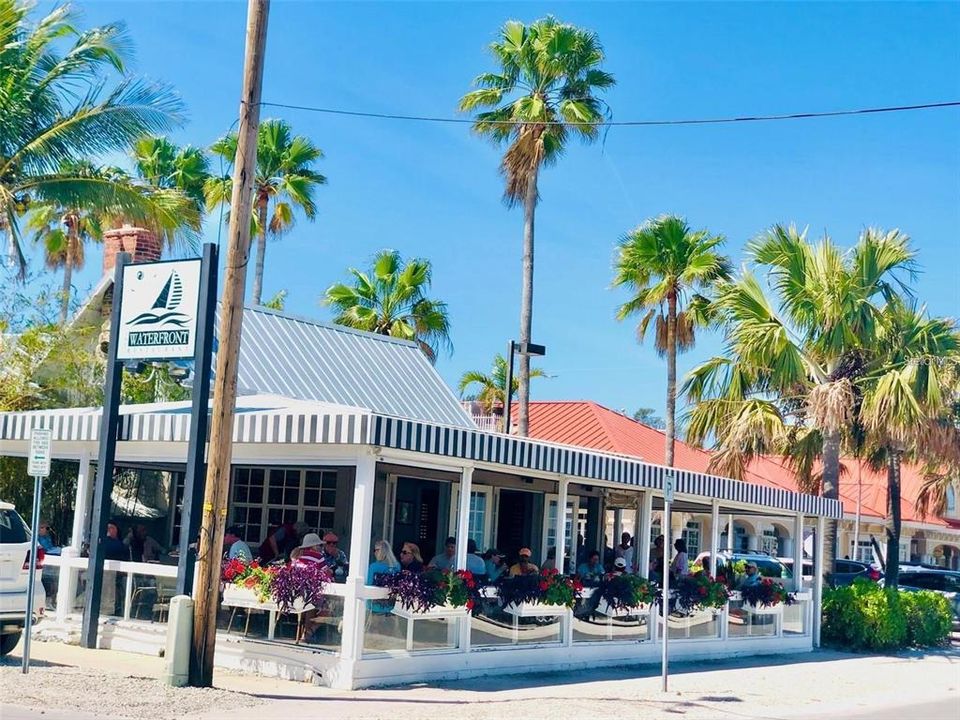 For Sale: $1,540,000 (5 beds, 3 baths, 1822 Square Feet)