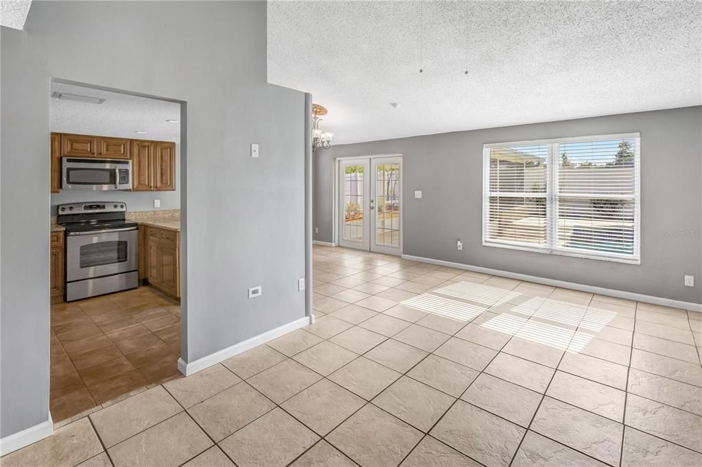 En Venta: $399,000 (5 camas, 2 baños, 1524 Pies cuadrados)