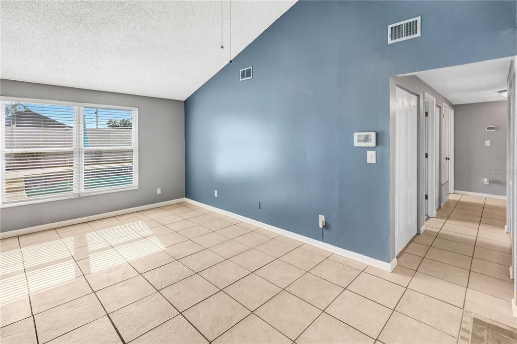 En Venta: $399,000 (5 camas, 2 baños, 1524 Pies cuadrados)