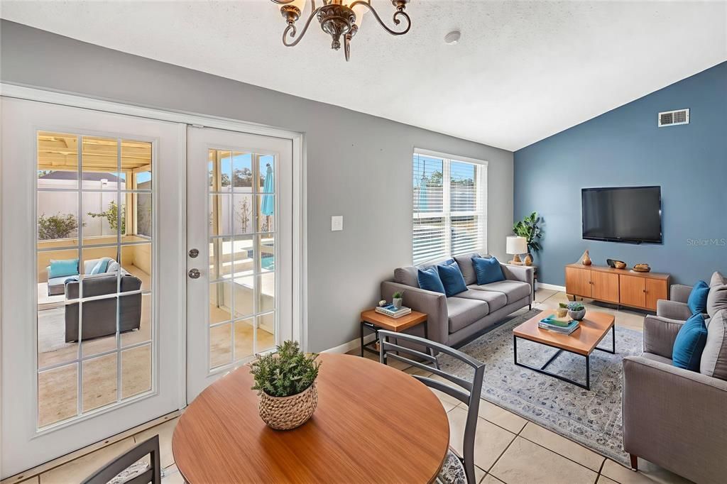 En Venta: $399,000 (5 camas, 2 baños, 1524 Pies cuadrados)