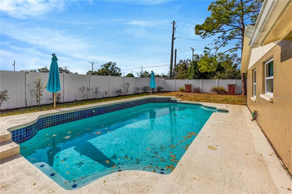 En Venta: $399,000 (5 camas, 2 baños, 1524 Pies cuadrados)