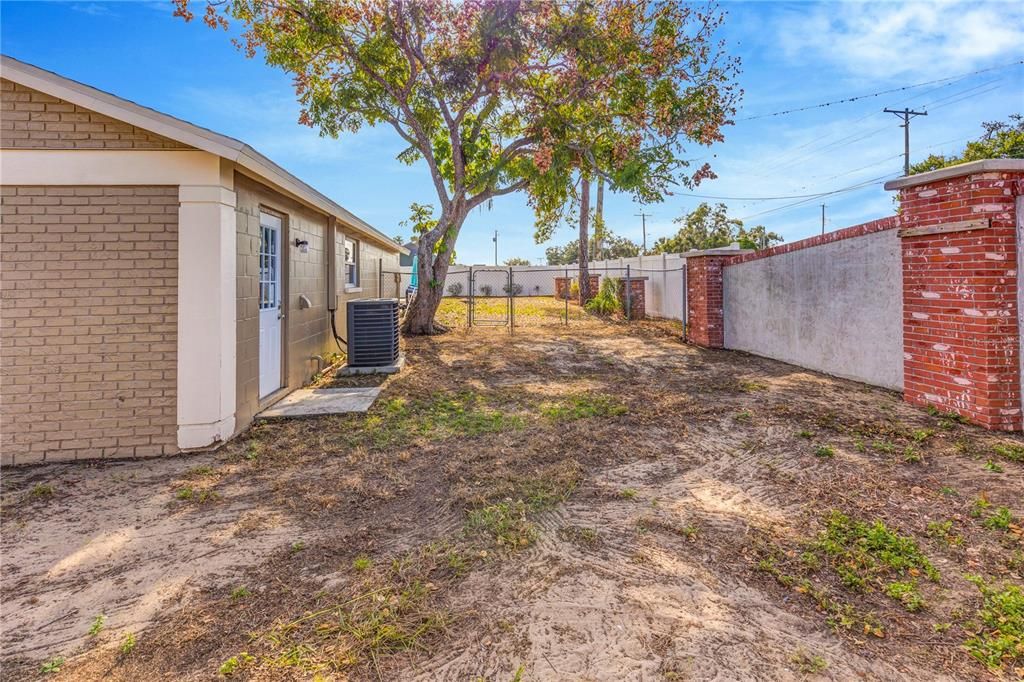 En Venta: $399,000 (5 camas, 2 baños, 1524 Pies cuadrados)