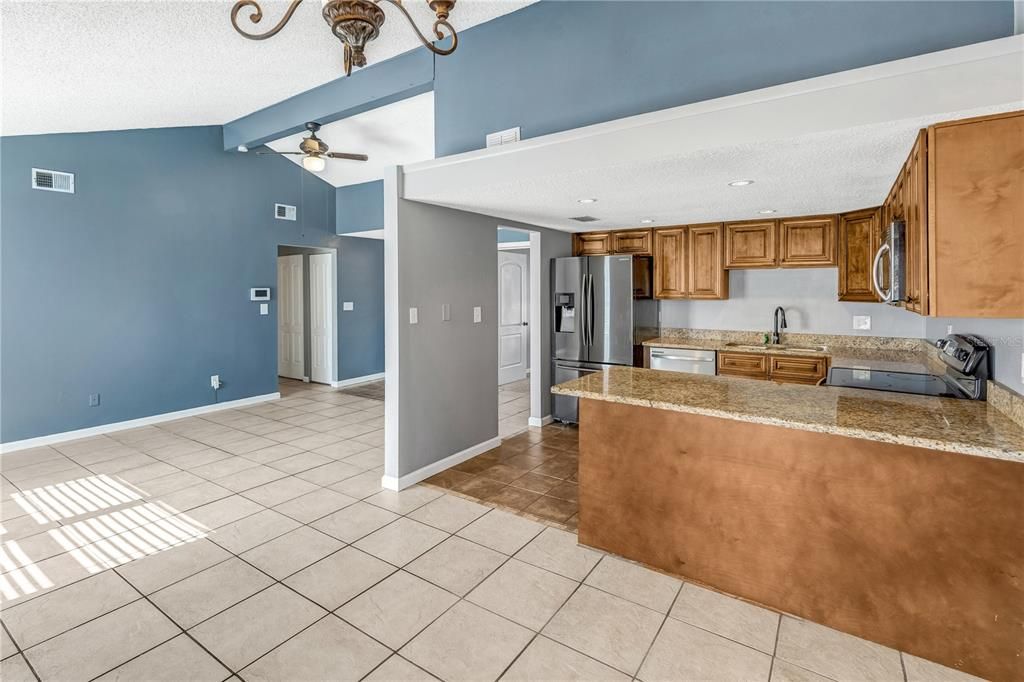 En Venta: $399,000 (5 camas, 2 baños, 1524 Pies cuadrados)