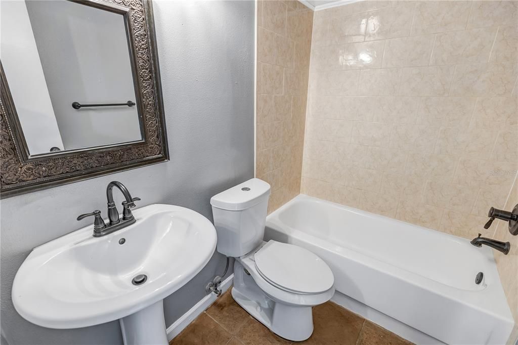 En Venta: $399,000 (5 camas, 2 baños, 1524 Pies cuadrados)