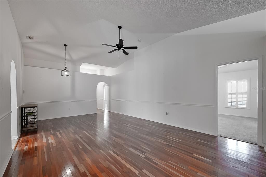 En Venta: $314,900 (3 camas, 2 baños, 1868 Pies cuadrados)