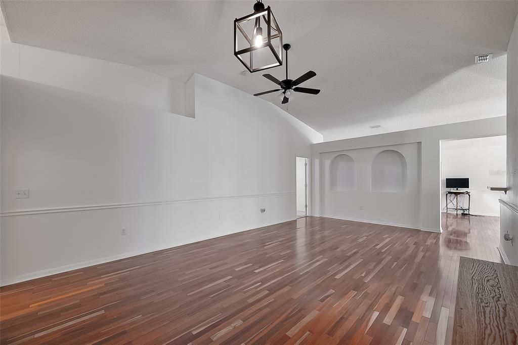 En Venta: $314,900 (3 camas, 2 baños, 1868 Pies cuadrados)