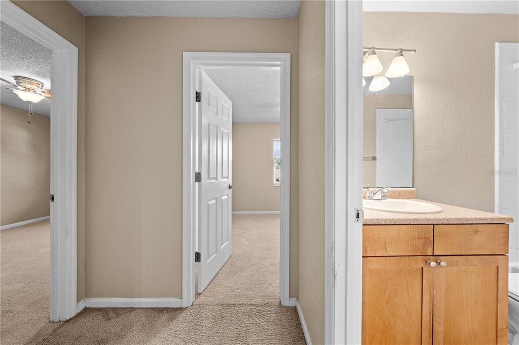 Activo con contrato: $184,900 (2 camas, 2 baños, 927 Pies cuadrados)