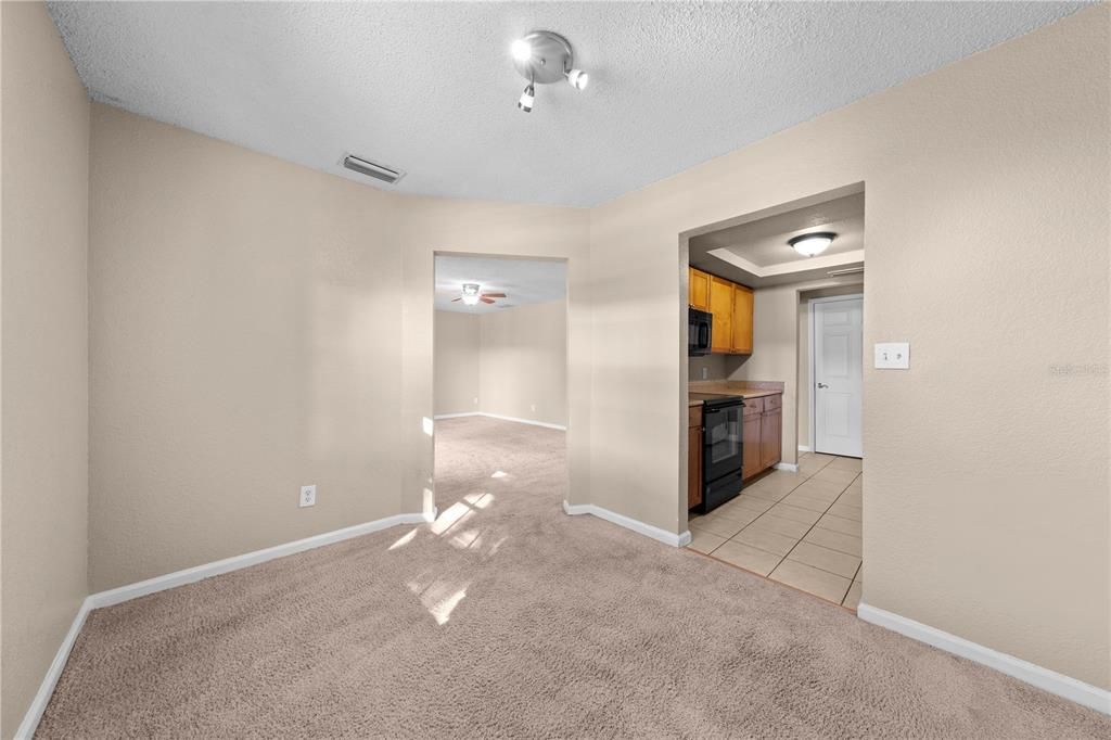 Activo con contrato: $184,900 (2 camas, 2 baños, 927 Pies cuadrados)