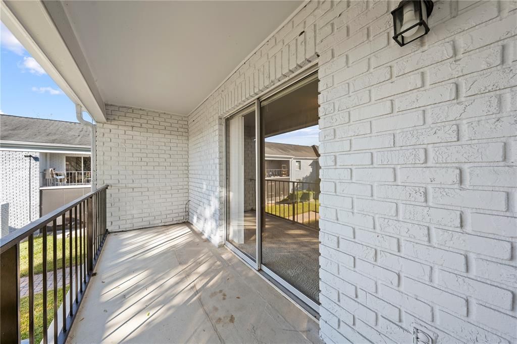 Activo con contrato: $184,900 (2 camas, 2 baños, 927 Pies cuadrados)
