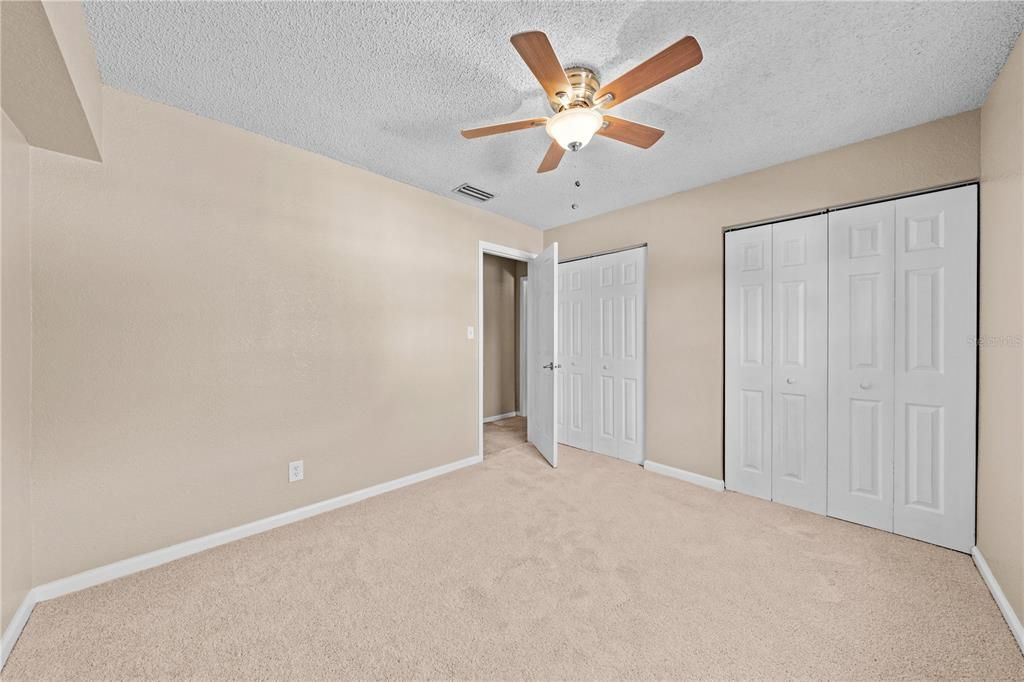 Activo con contrato: $184,900 (2 camas, 2 baños, 927 Pies cuadrados)