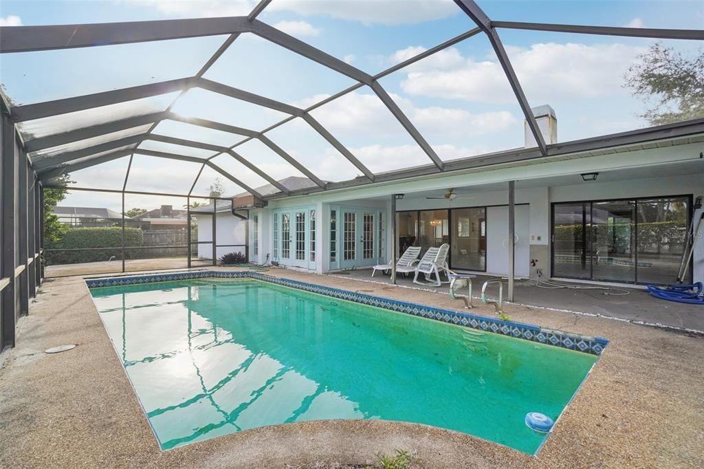 For Sale: $550,000 (3 beds, 2 baths, 2190 Square Feet)