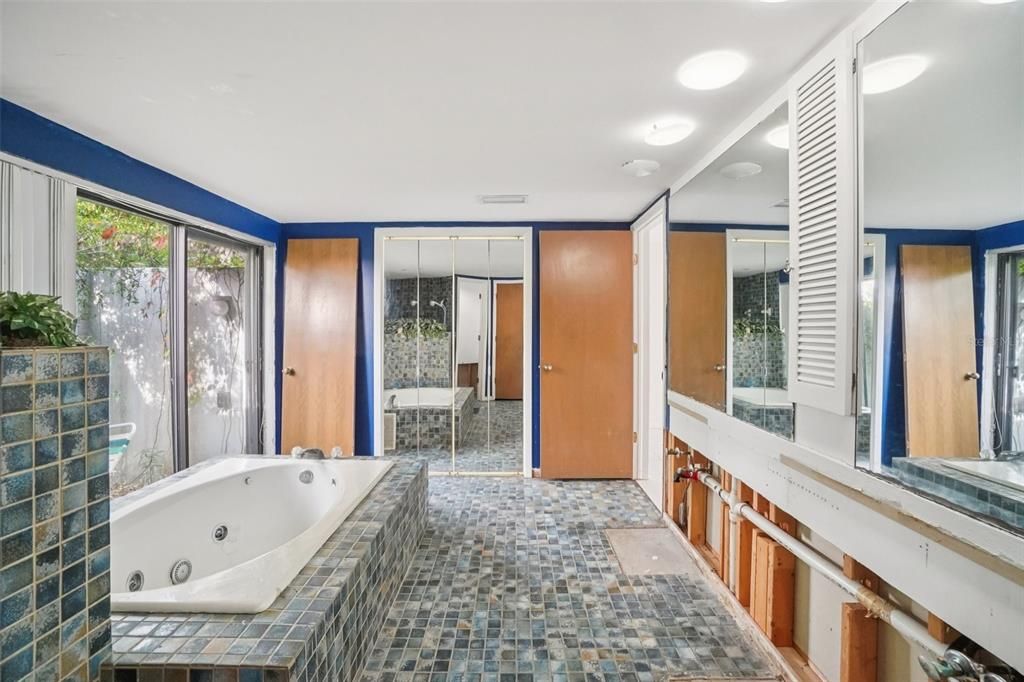 For Sale: $550,000 (3 beds, 2 baths, 2190 Square Feet)