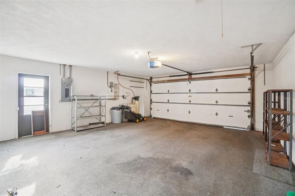 For Sale: $550,000 (3 beds, 2 baths, 2190 Square Feet)