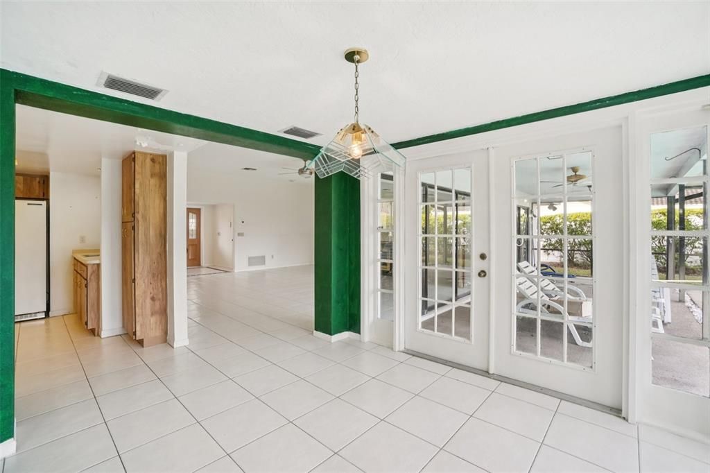 For Sale: $550,000 (3 beds, 2 baths, 2190 Square Feet)