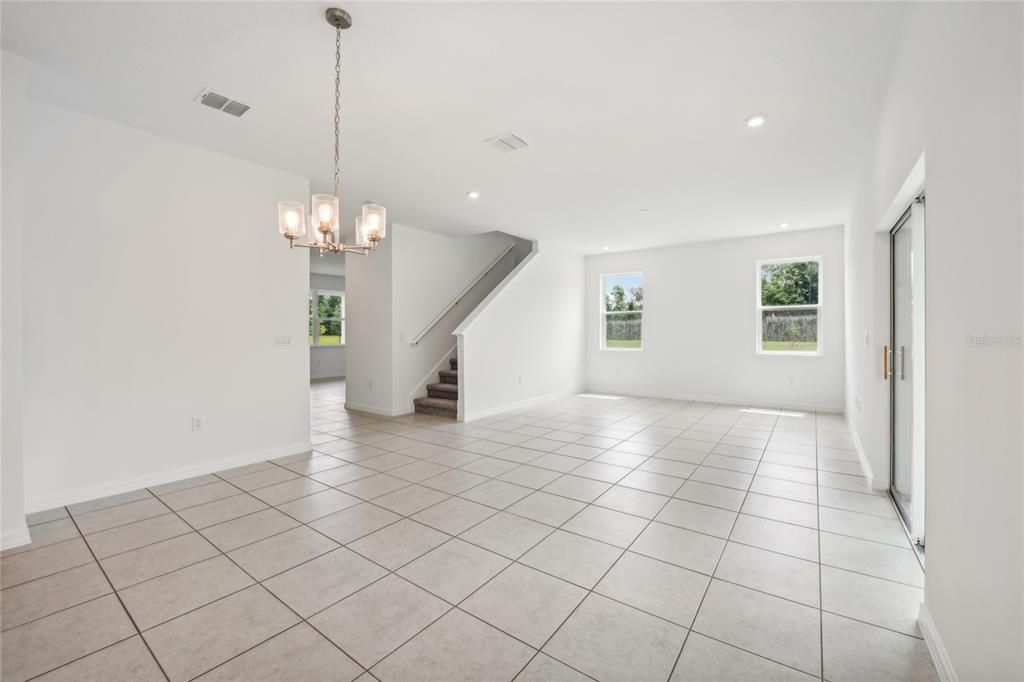 En Venta: $348,490 (5 camas, 3 baños, 2434 Pies cuadrados)