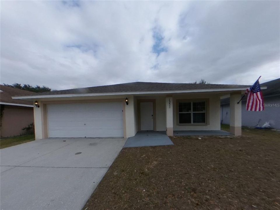 En Renta: $2,149 (4 camas, 2 baños, 1600 Pies cuadrados)