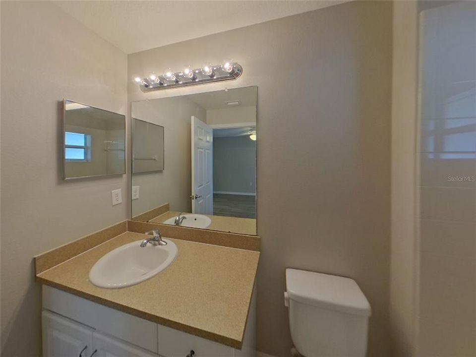 En Renta: $2,149 (4 camas, 2 baños, 1600 Pies cuadrados)