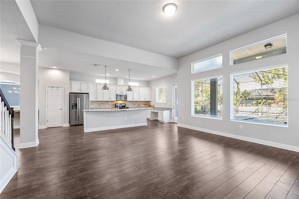 待售: $825,000 (4 贝兹, 3 浴室, 3270 平方英尺)