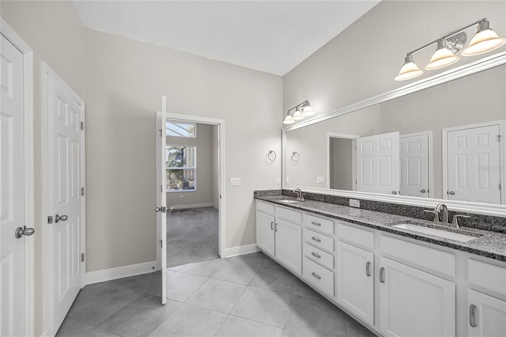 待售: $825,000 (4 贝兹, 3 浴室, 3270 平方英尺)