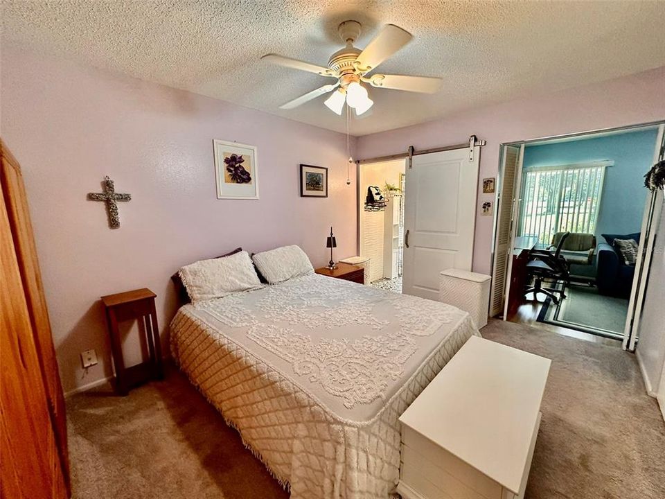 На продажу: $168,000 (2 спален, 2 ванн, 1100 Квадратных фут)