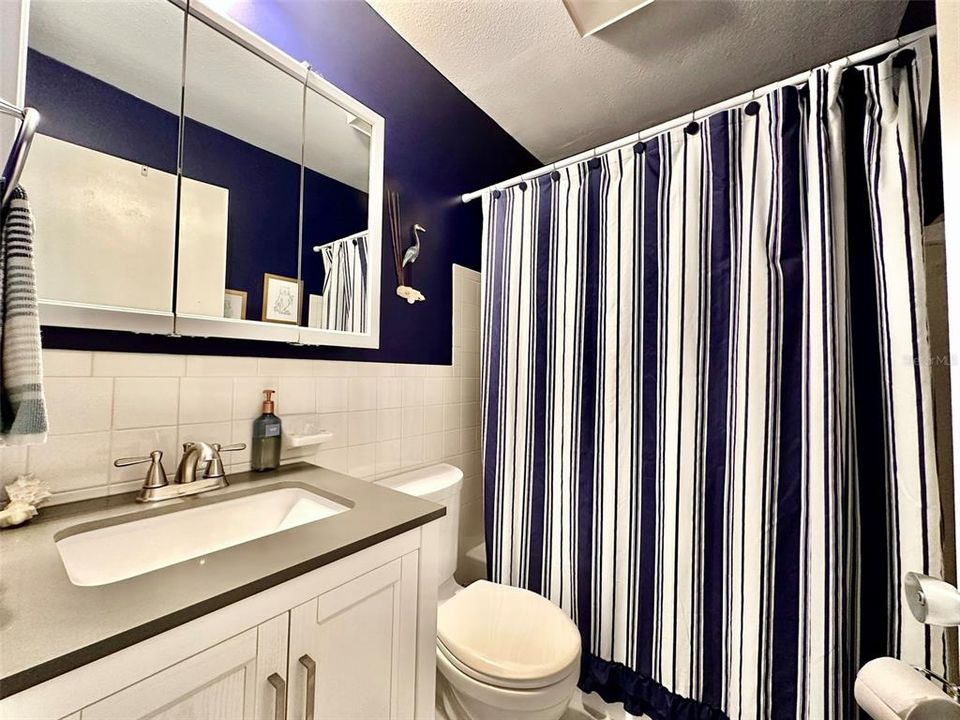 На продажу: $168,000 (2 спален, 2 ванн, 1100 Квадратных фут)