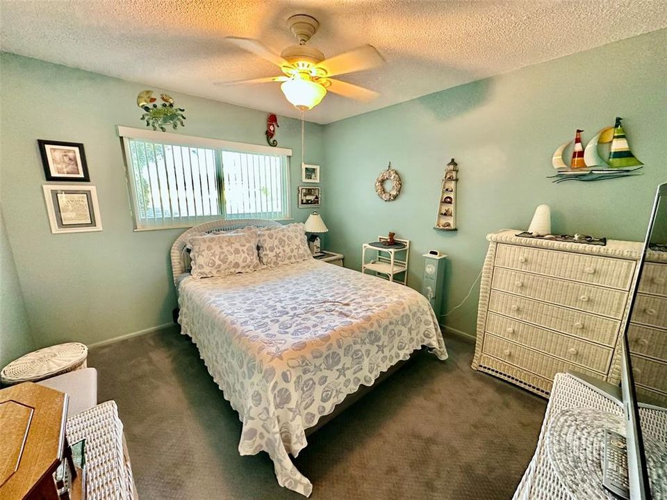 На продажу: $168,000 (2 спален, 2 ванн, 1100 Квадратных фут)