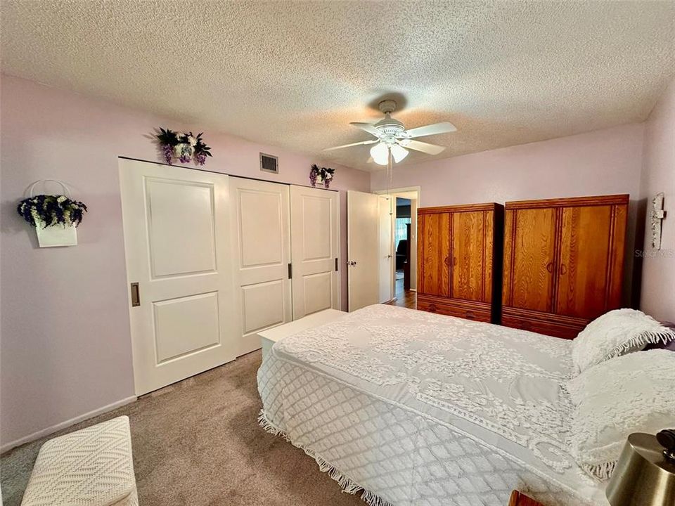 На продажу: $168,000 (2 спален, 2 ванн, 1100 Квадратных фут)