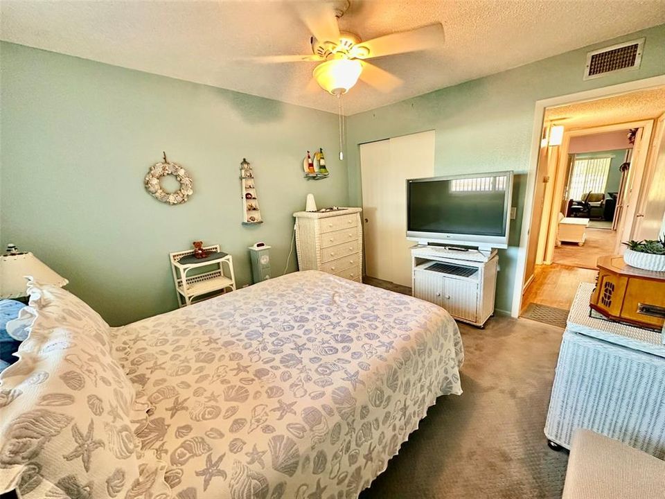 На продажу: $168,000 (2 спален, 2 ванн, 1100 Квадратных фут)