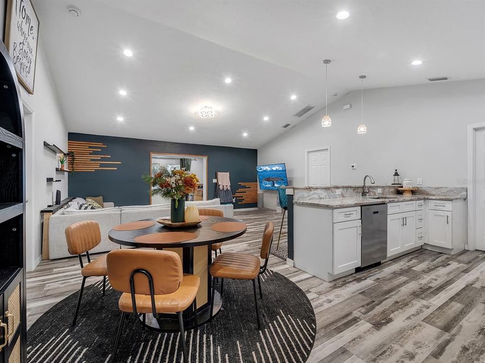 待售: $375,999 (3 贝兹, 2 浴室, 1784 平方英尺)