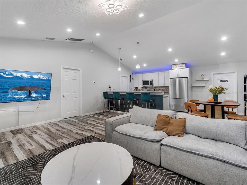 待售: $375,999 (3 贝兹, 2 浴室, 1784 平方英尺)