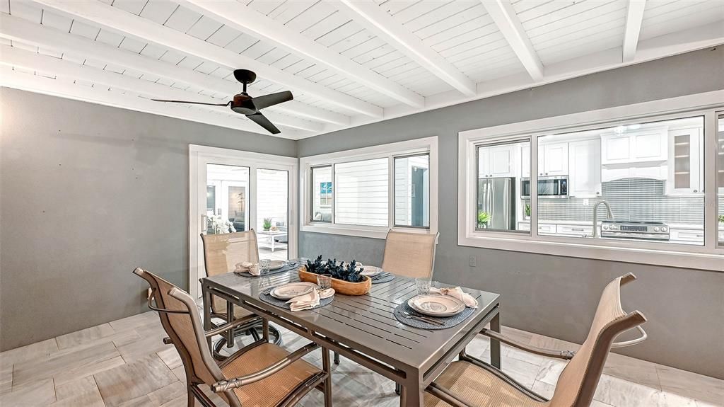 待售: $2,000,000 (3 贝兹, 3 浴室, 2748 平方英尺)