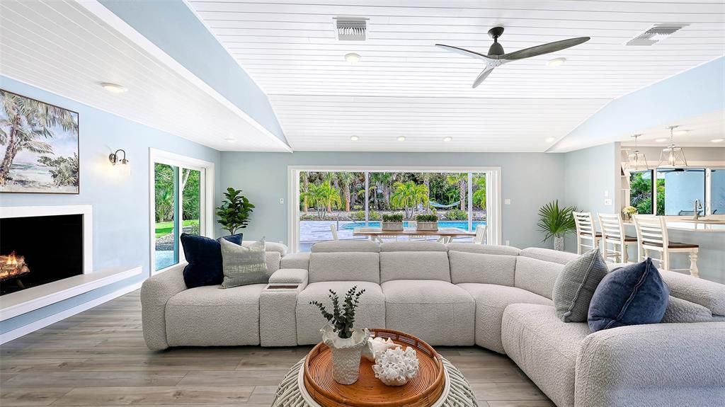 待售: $2,000,000 (3 贝兹, 3 浴室, 2748 平方英尺)