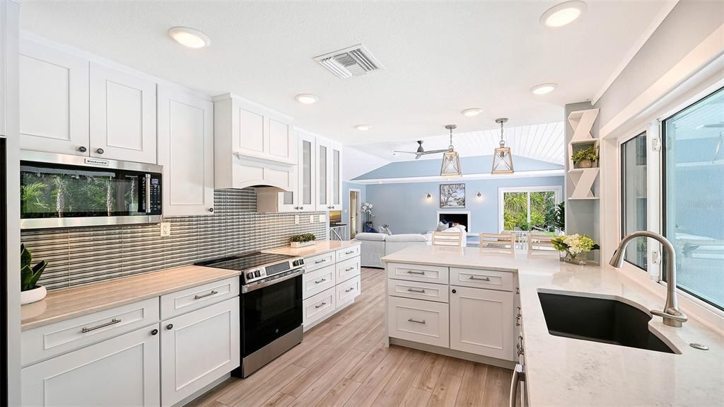 待售: $2,000,000 (3 贝兹, 3 浴室, 2748 平方英尺)