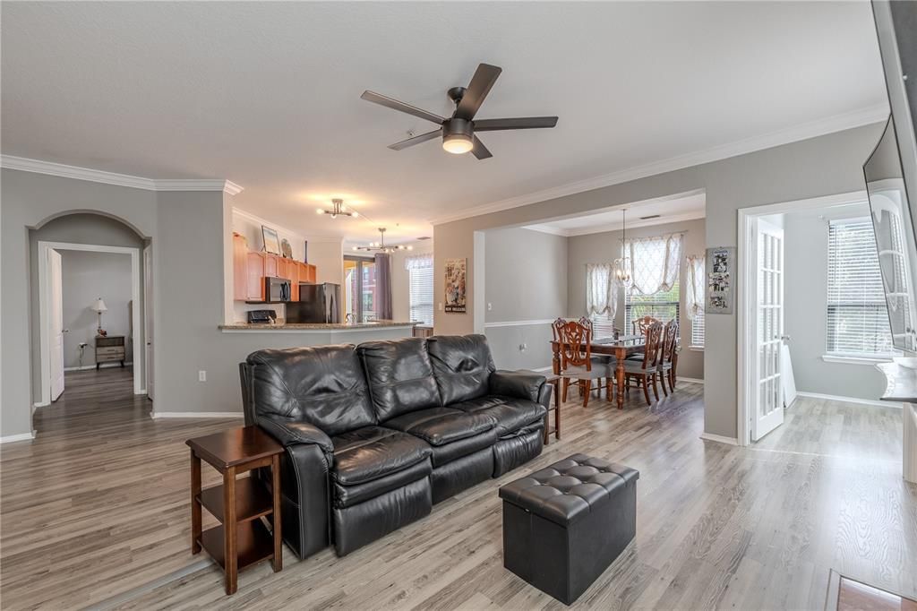 For Sale: $300,000 (2 beds, 2 baths, 1443 Square Feet)