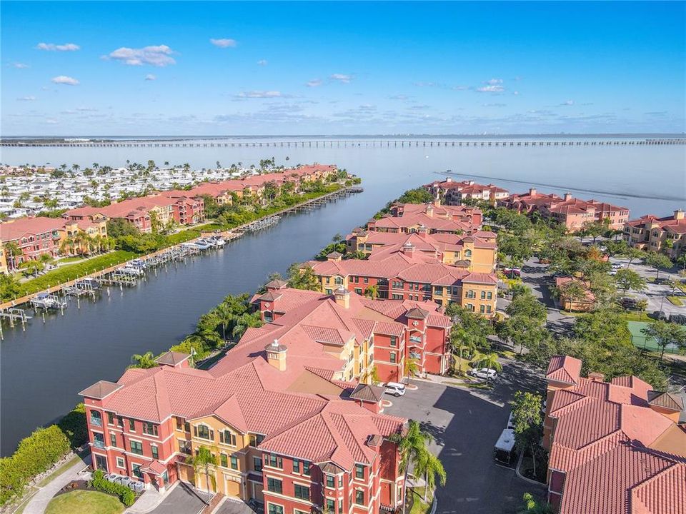 For Sale: $300,000 (2 beds, 2 baths, 1443 Square Feet)