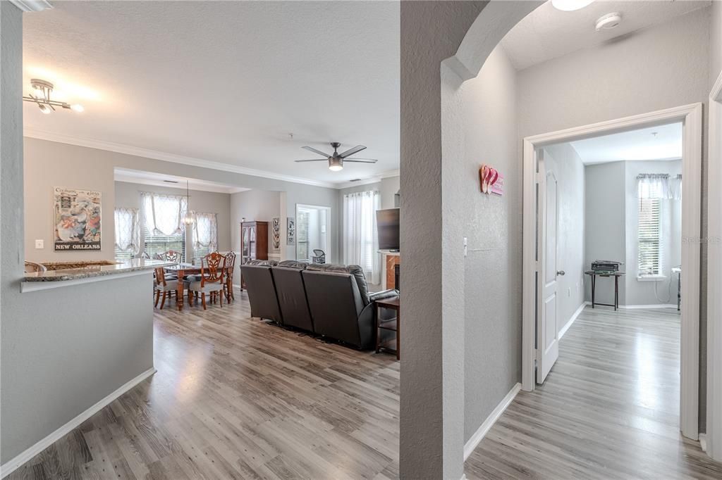 For Sale: $300,000 (2 beds, 2 baths, 1443 Square Feet)