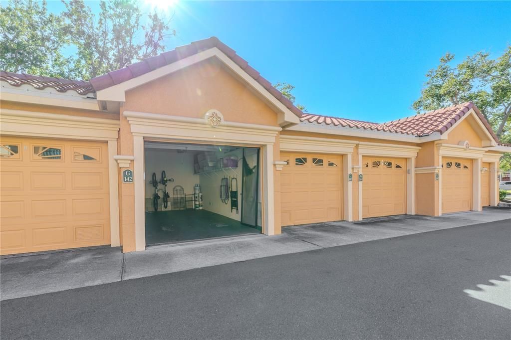 For Sale: $300,000 (2 beds, 2 baths, 1443 Square Feet)