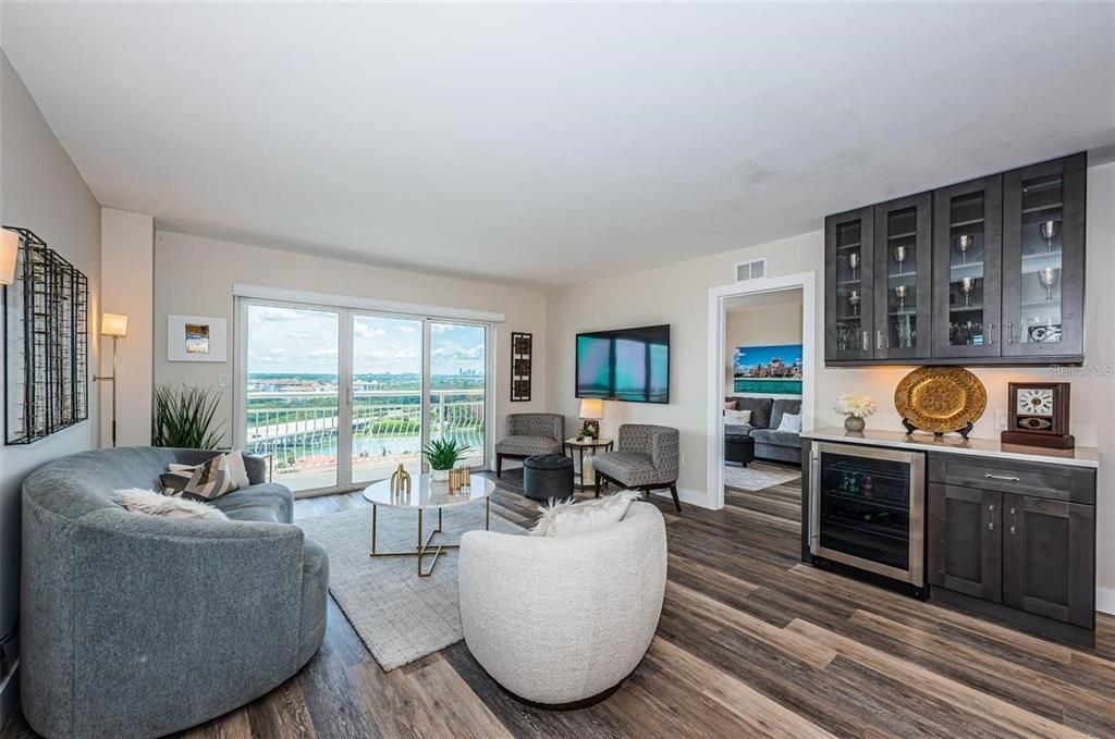 出租: $3,000 (2 贝兹, 2 浴室, 1130 平方英尺)