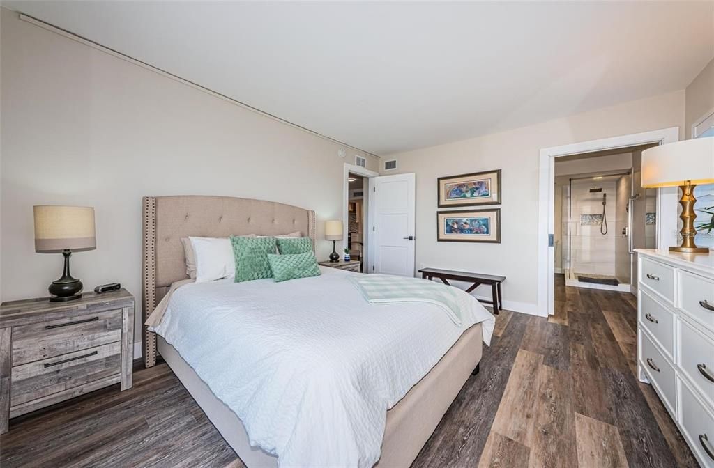 出租: $3,000 (2 贝兹, 2 浴室, 1130 平方英尺)