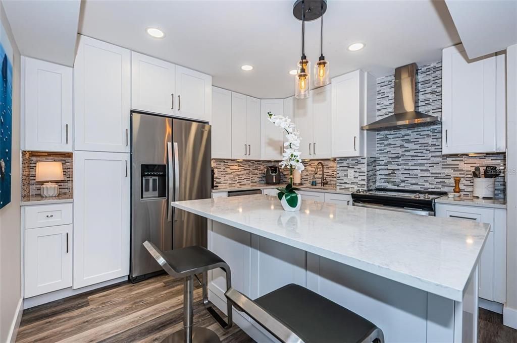 出租: $3,000 (2 贝兹, 2 浴室, 1130 平方英尺)