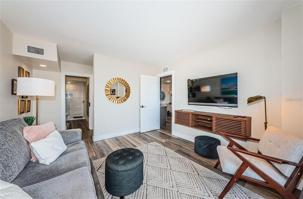 出租: $3,000 (2 贝兹, 2 浴室, 1130 平方英尺)