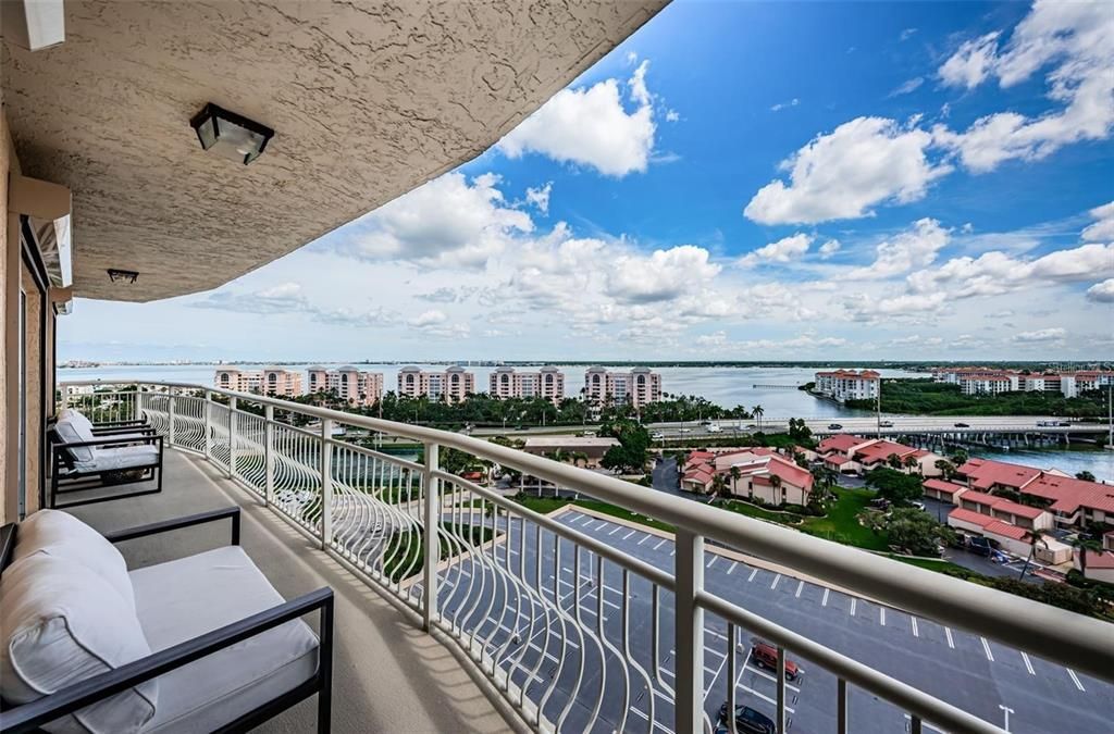 出租: $3,000 (2 贝兹, 2 浴室, 1130 平方英尺)