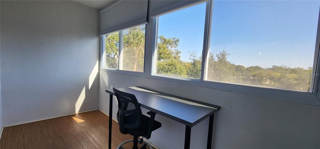 For Rent: $1,300 (1 beds, 1 baths, 704 Square Feet)