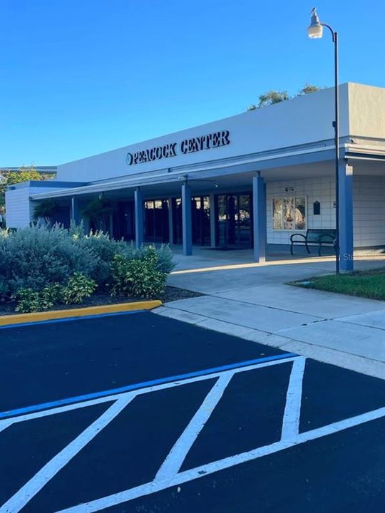 For Rent: $1,300 (1 beds, 1 baths, 704 Square Feet)