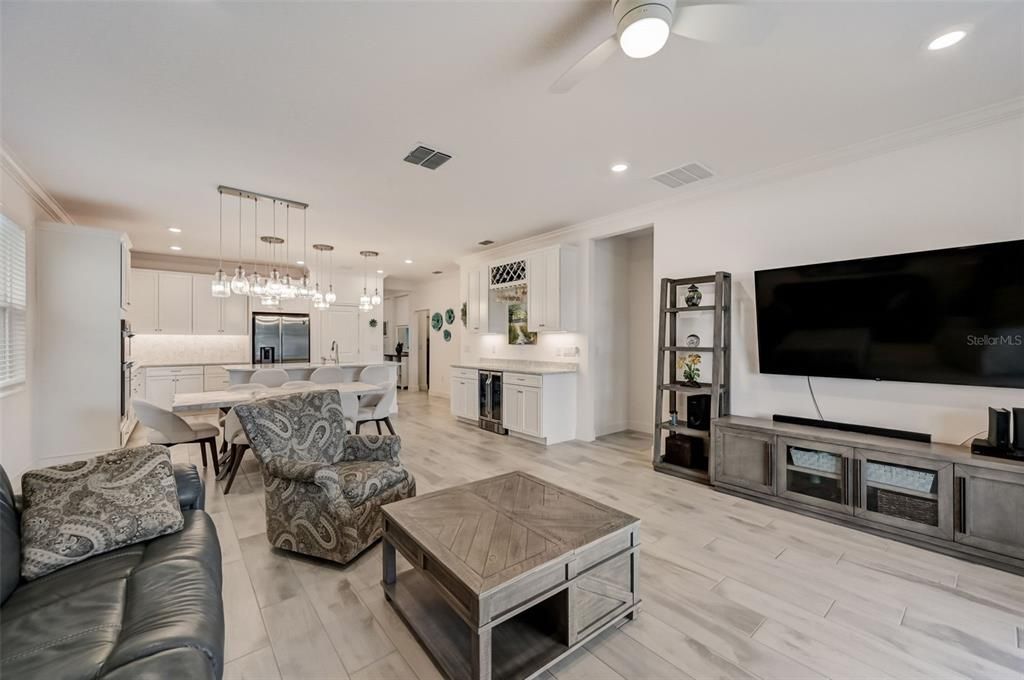 For Sale: $824,000 (3 beds, 2 baths, 1964 Square Feet)