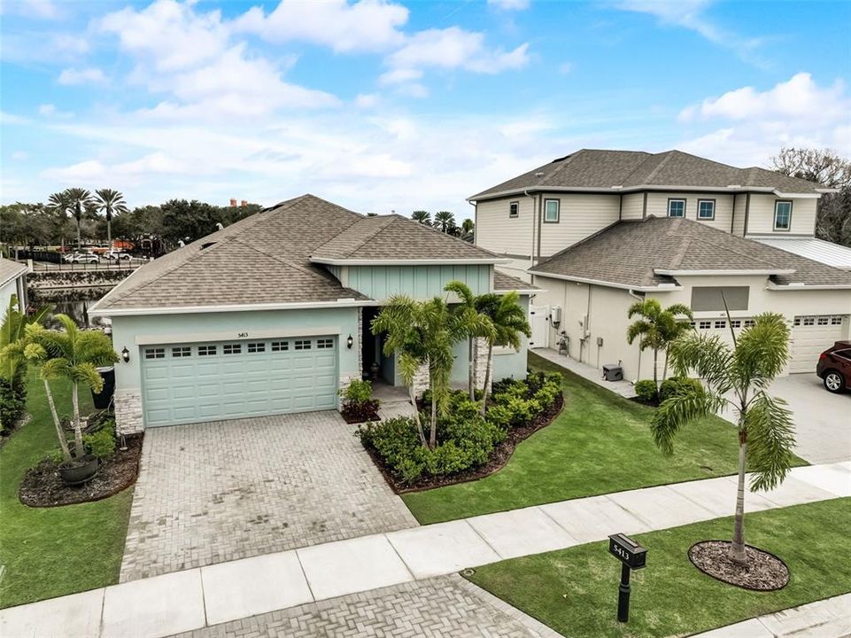 For Sale: $824,000 (3 beds, 2 baths, 1964 Square Feet)