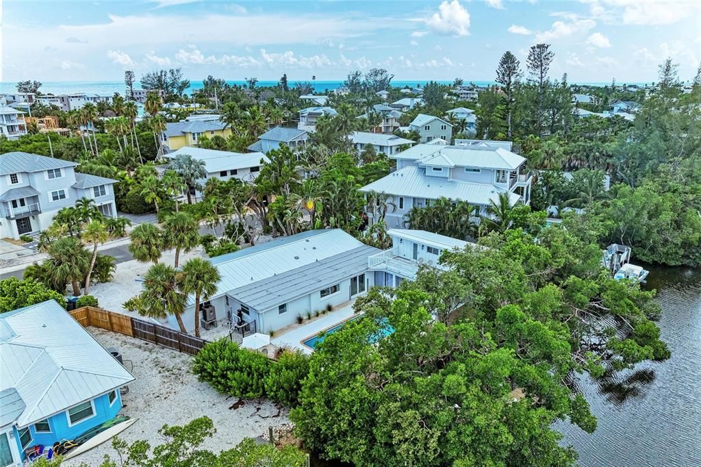 For Sale: $2,495,000 (4 beds, 4 baths, 2013 Square Feet)